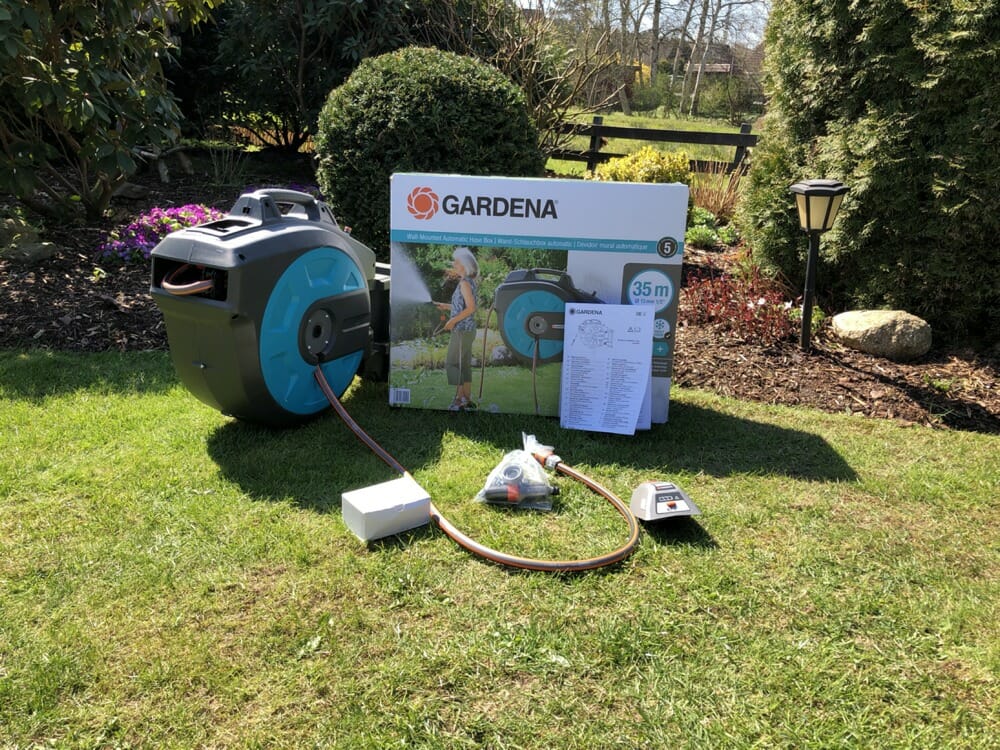 Gardena Wand-Schlauchbox 35 roll-up automatic Li (mit Akku) im Test